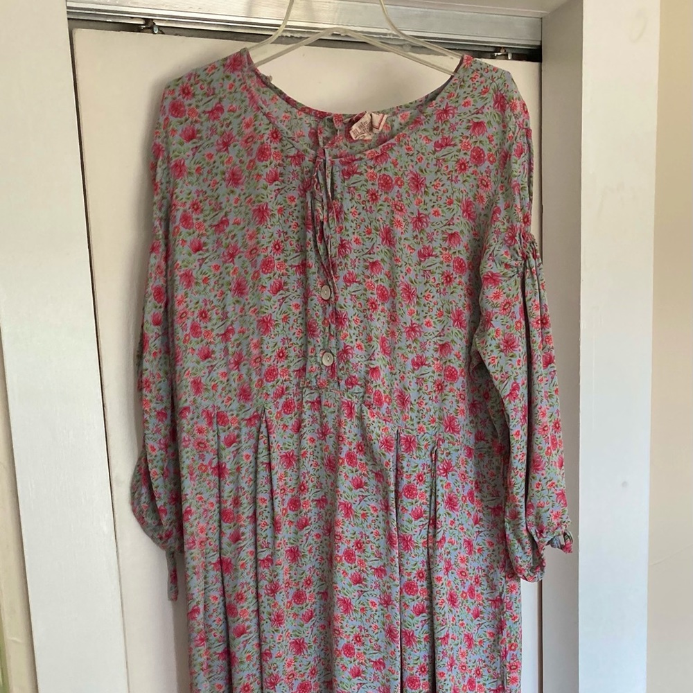 Lightweight floral April Cornell dress, long sleeved